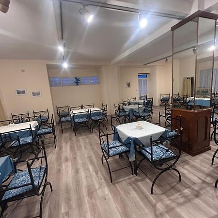 Hotel Bellevue Genoa Bagian luar foto